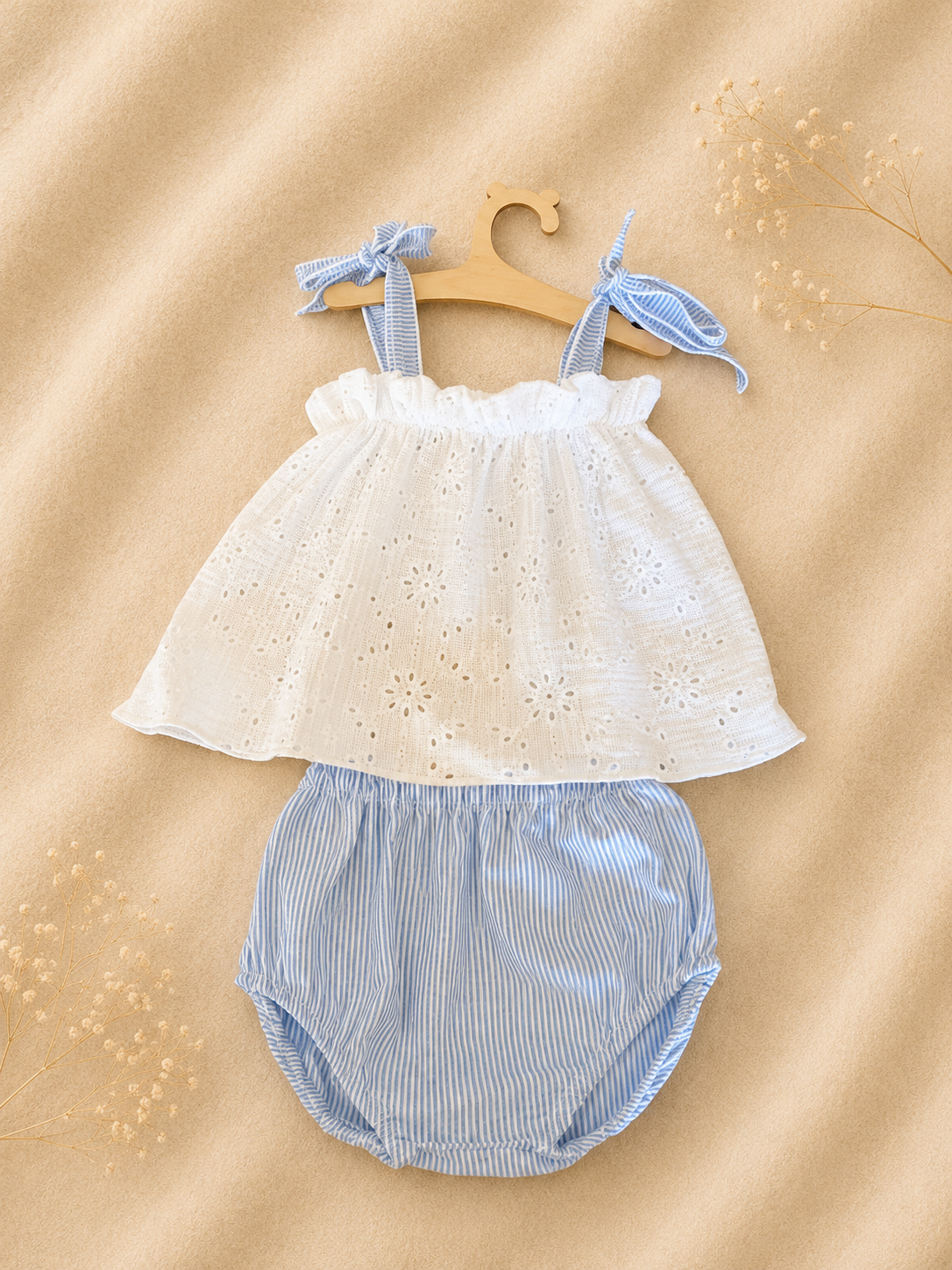 Completo Neonato Calamaro Baby - Top in Pizzo San Carlo Bianco e Copri Pannolino Azzurro a Righe
